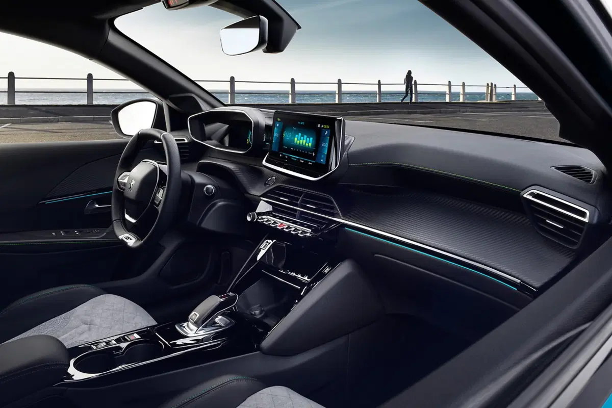 Peugeot 208 [video] (12)