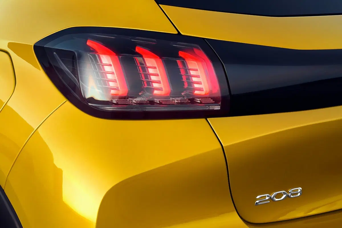 Peugeot 208 [video] (11)