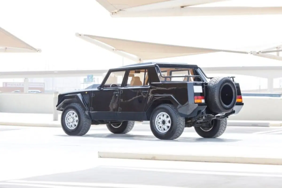 Lamborghini LM002: la nonna della Urus va all’asta (3)