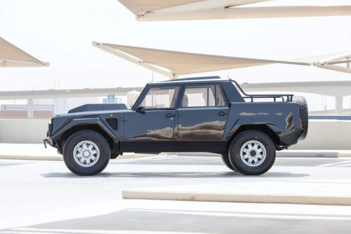 Lamborghini LM002: la nonna della Urus va all’asta (4)