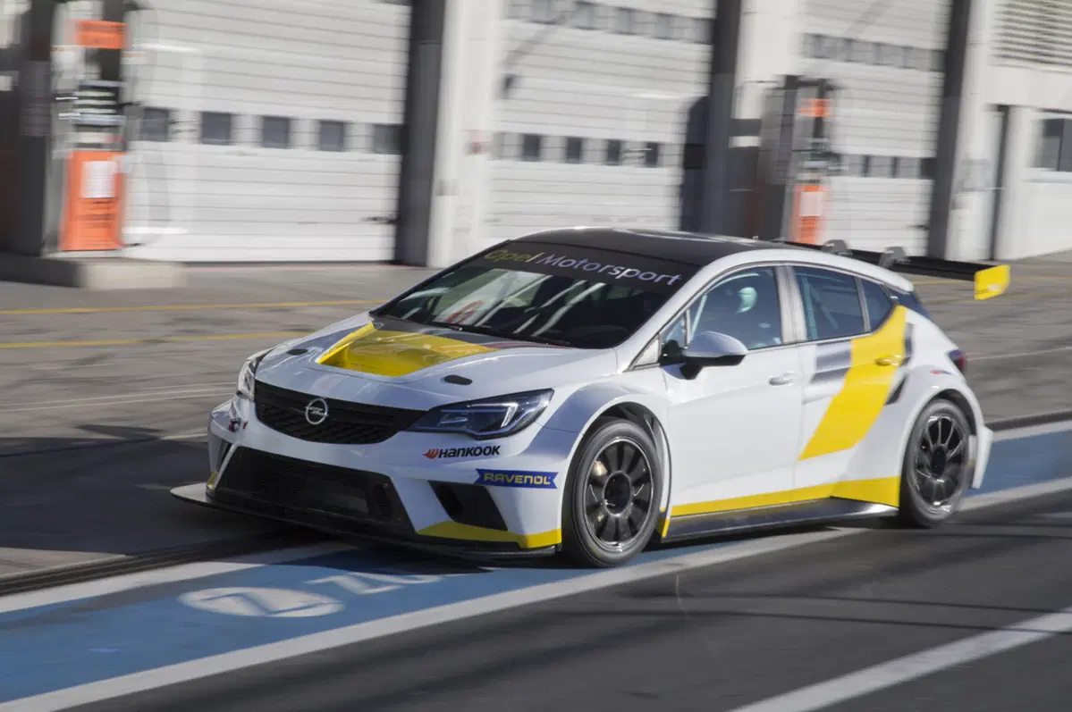 Opel Astra TCR (2)