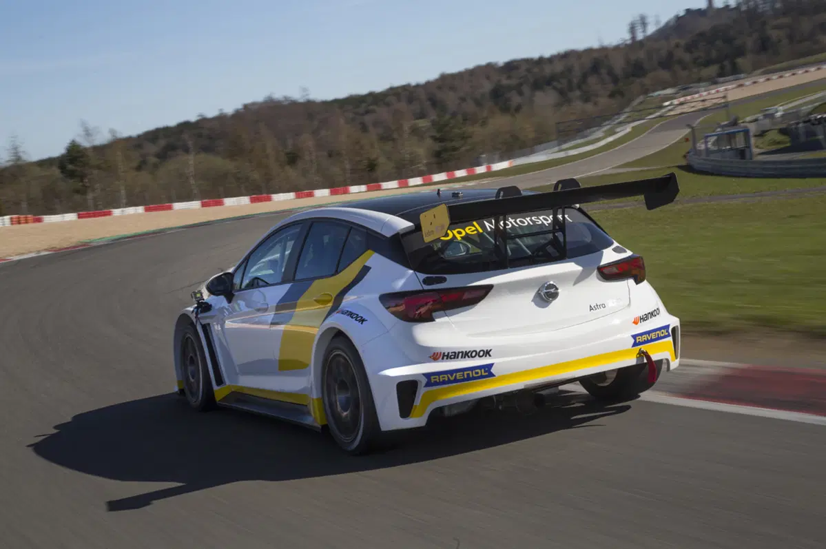 Opel Astra TCR (5)