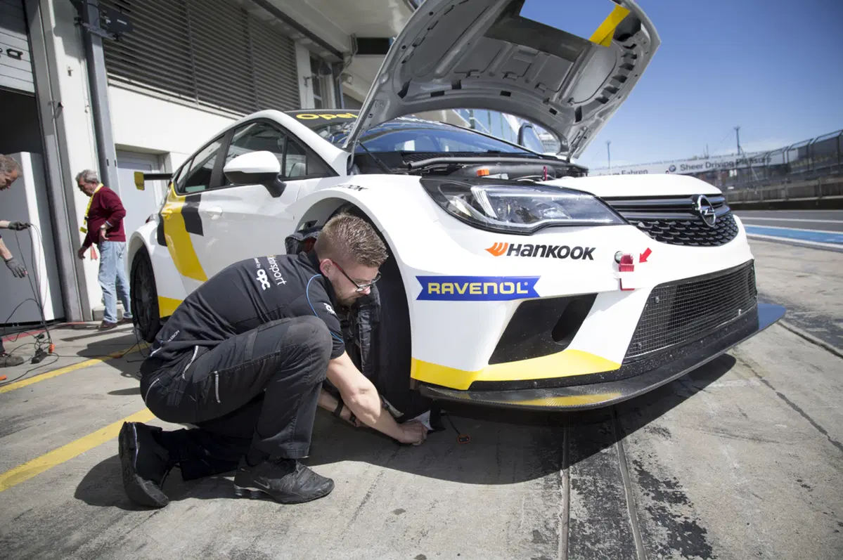 Opel Astra TCR