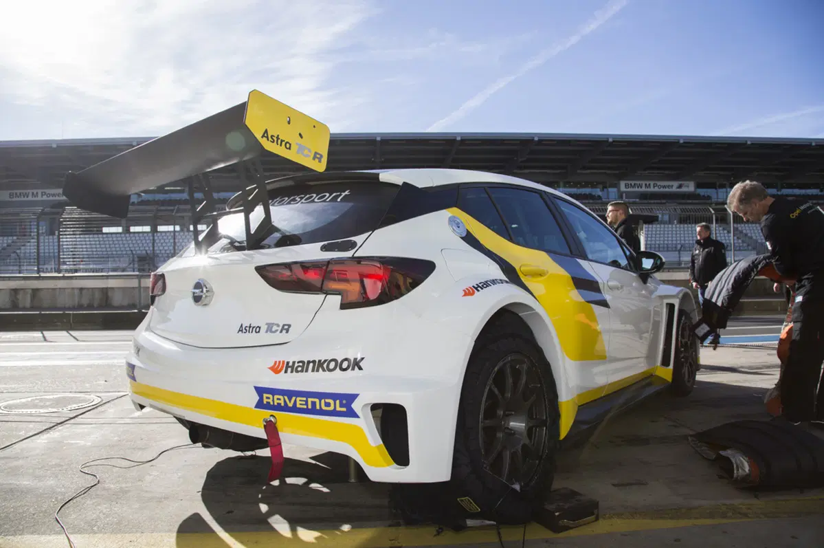 Opel Astra TCR (8)