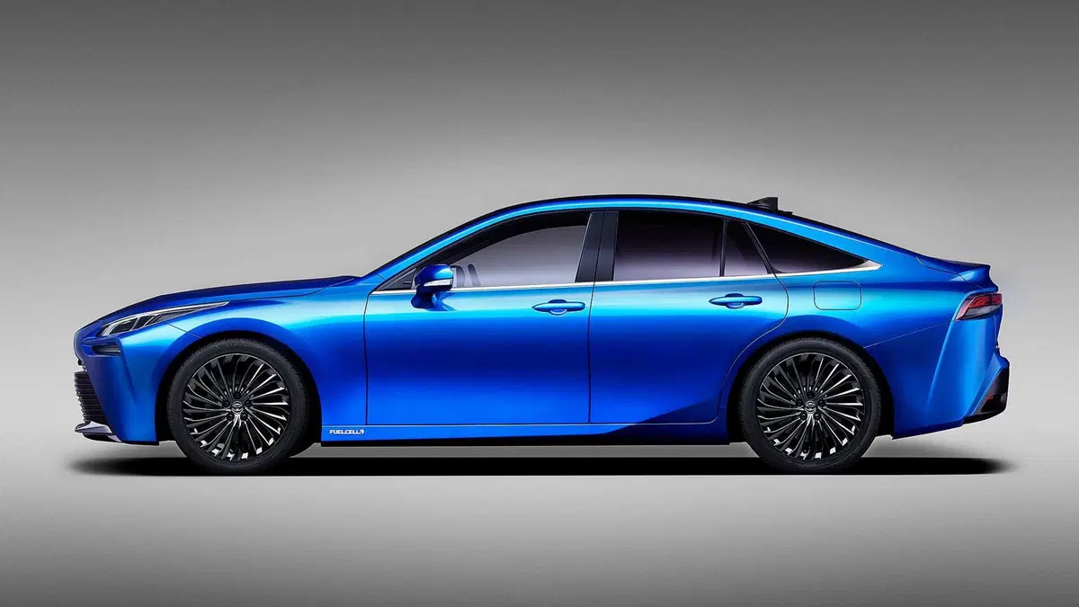 Toyota Mirai, la vettura ad idrogeno diventa una coupé (3)