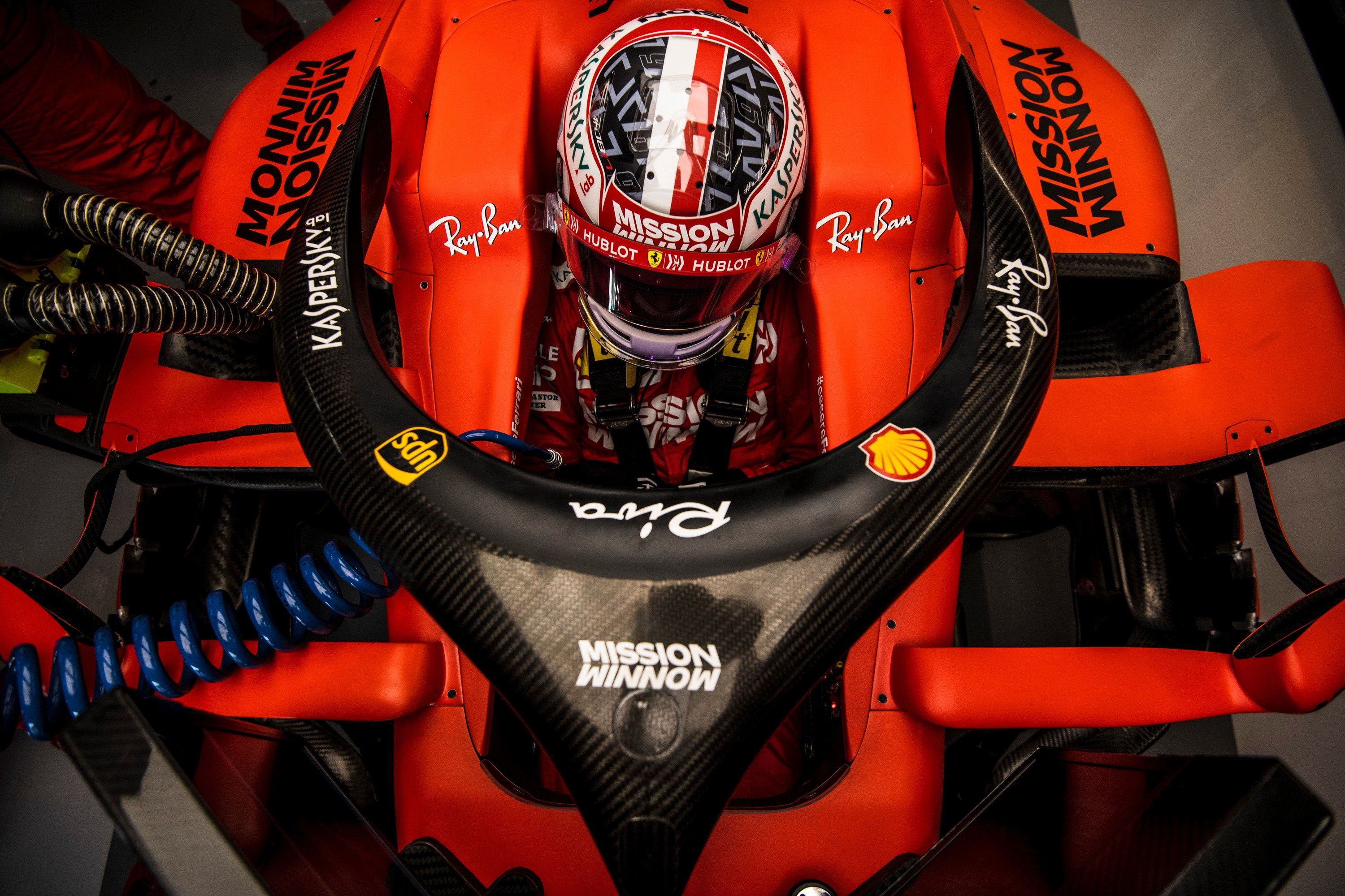 F1, GP Giappone 2019: Leclerc, 15 secondi di penalit&agrave; per il contatto con Verstappen