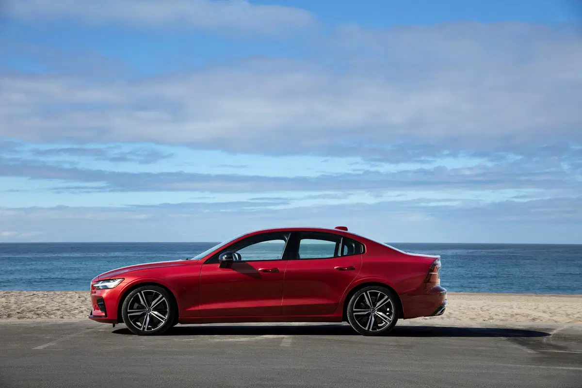 Volvo S60 2.0 t8 recharge phev obc 6,4kW Ultimate Bright awd auto (6)