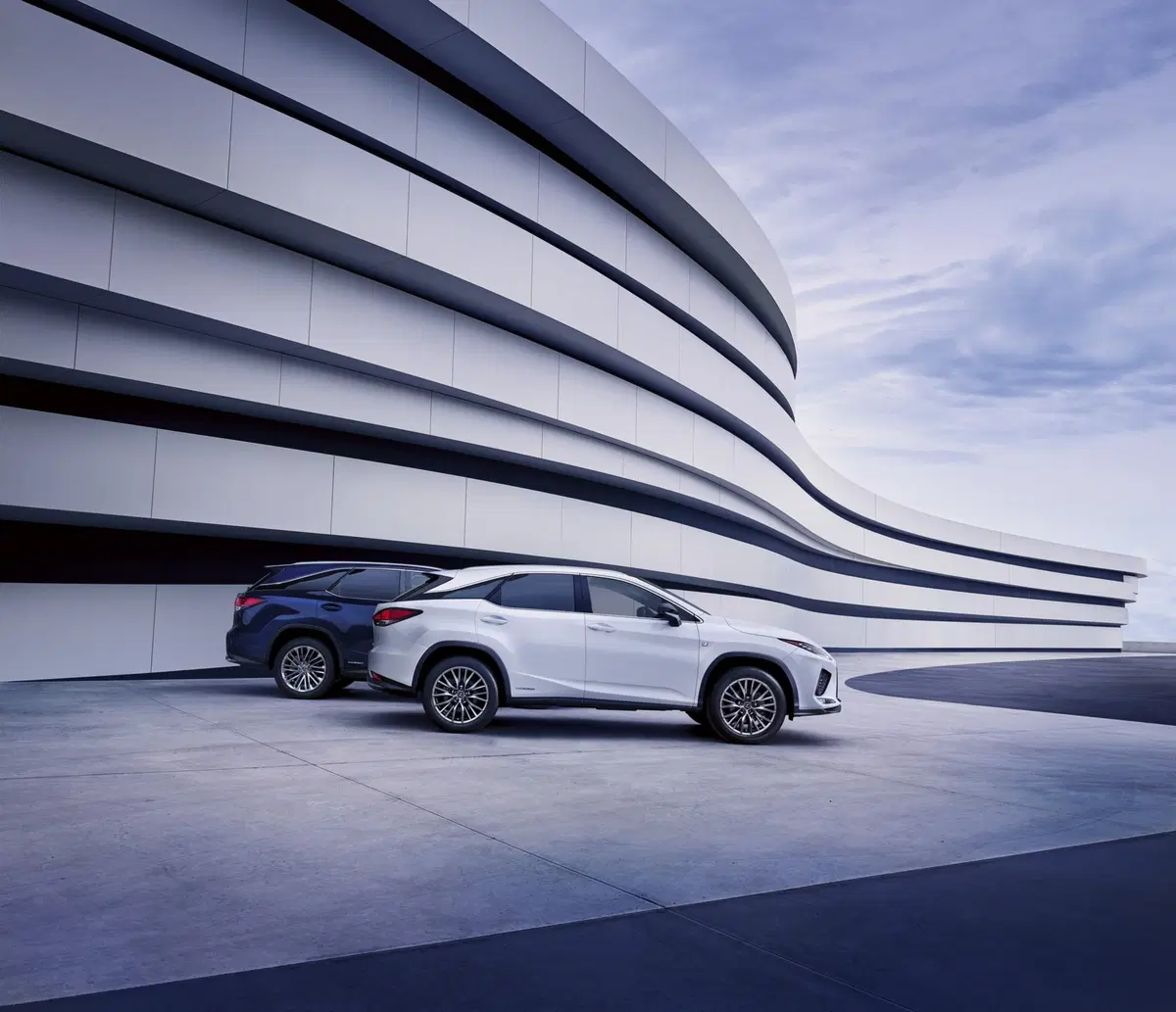 Lexus RX 450 h 2019: piccolo lifting per il "primo" SUV al mondo [Video]