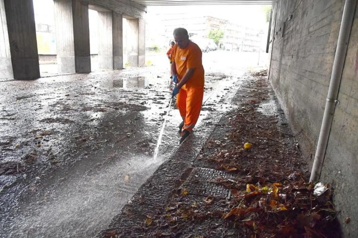 Allerta meteo in Liguria: allagamenti sulla A10 (6)