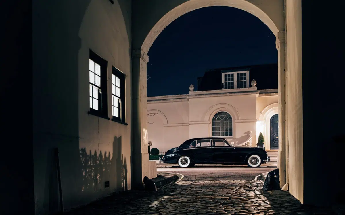 Rolls Royce Phantom V: la conversione dal V8 all'elettrico (7)