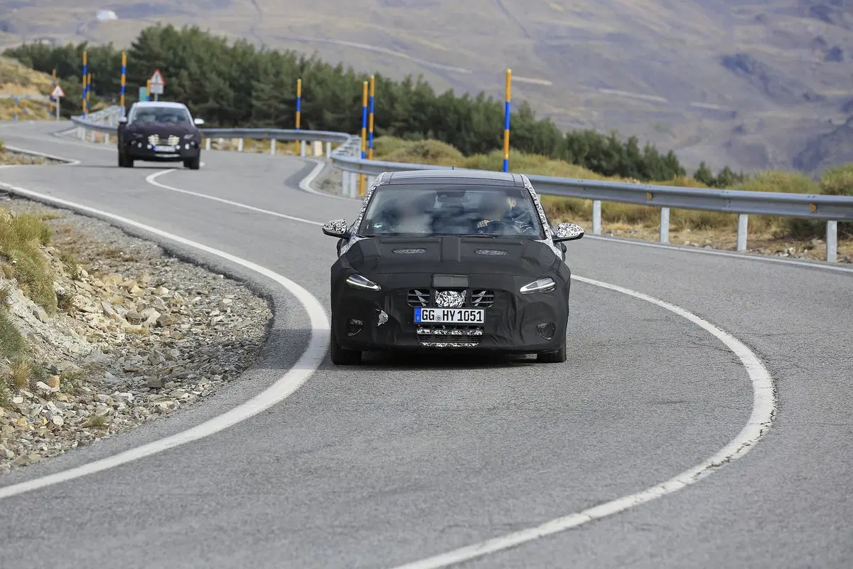 Hyundai i30: restyling in arrivo, anche per la i30 N [Foto spia] (5)