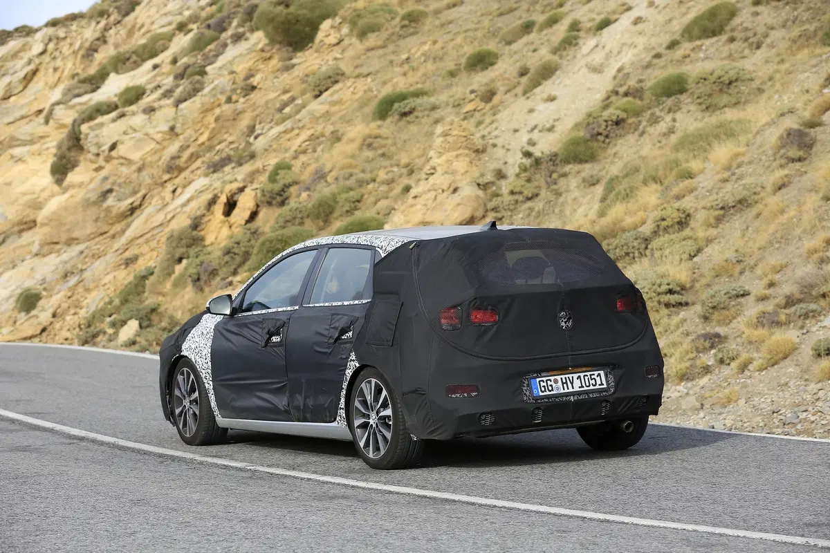 Hyundai i30: restyling in arrivo, anche per la i30 N [Foto spia] (8)