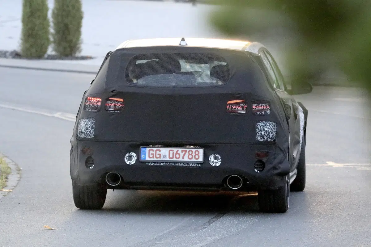 Hyundai i30: restyling in arrivo, anche per la i30 N [Foto spia] (5)