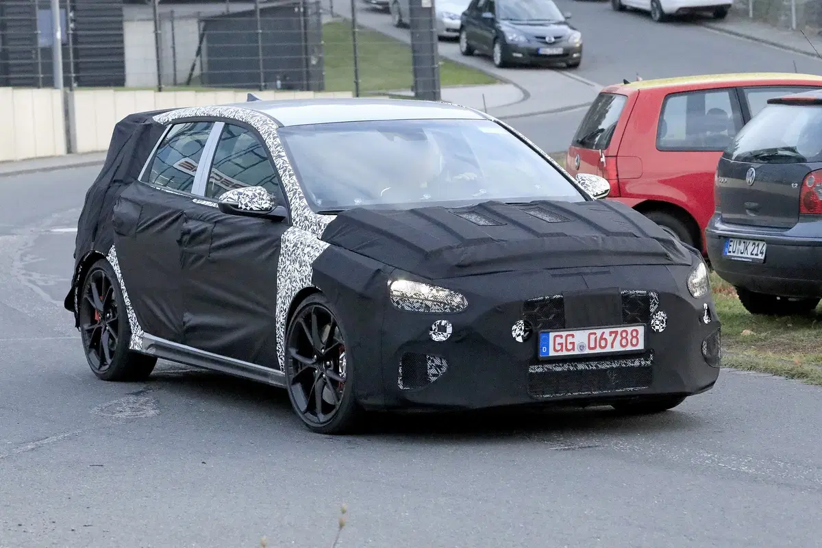 Hyundai i30: restyling in arrivo, anche per la i30 N [Foto spia] (9)