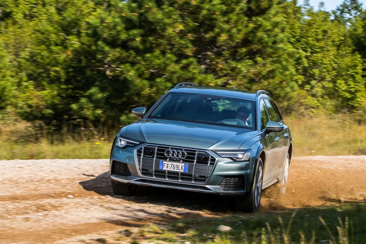 Audi A6 allroad quattro 2020: la quarta generazione ibrida (48V) è ancora riferimento
