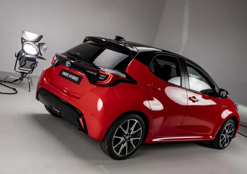 La vista posteriore della nuova Yaris 2020