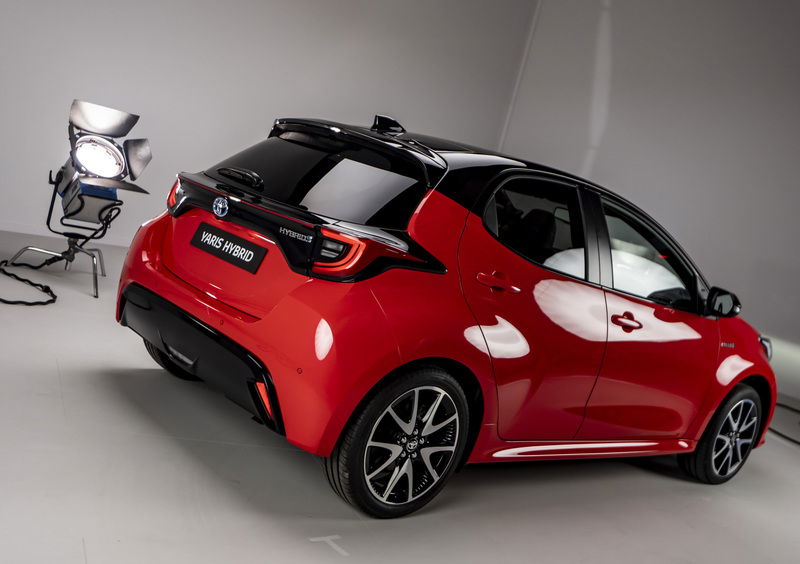 La vista posteriore della nuova Yaris 2020