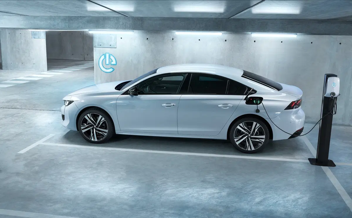 Peugeot 3008 e 508 Plug-in Hybrid: ecco il listino prezzi (4)