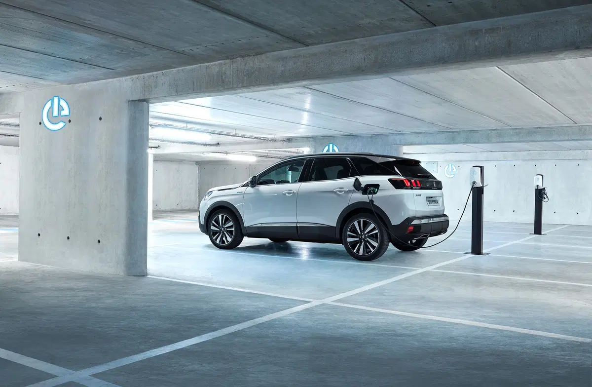 Peugeot 3008 e 508 Plug-in Hybrid: ecco il listino prezzi (3)