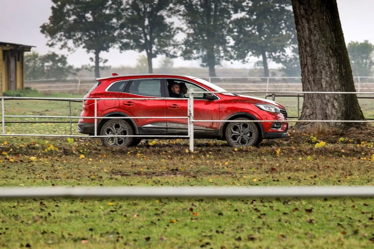 Renault Kadjar Black Edition, anche con il nuovo Diesel 1.7 dCi 150 CV 4x4 (3)