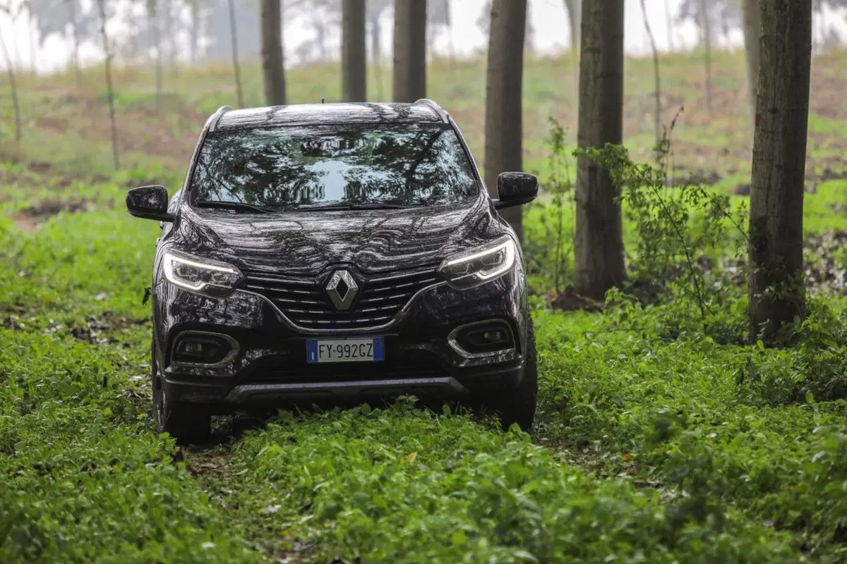 Renault Kadjar Black Edition, anche con il nuovo Diesel 1.7 dCi 150 CV 4x4 (4)