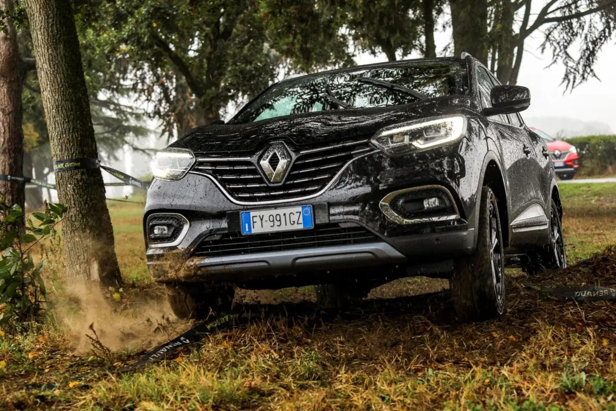 Renault Kadjar Black Edition, anche con il nuovo Diesel 1.7 dCi 150 CV 4x4 (8)
