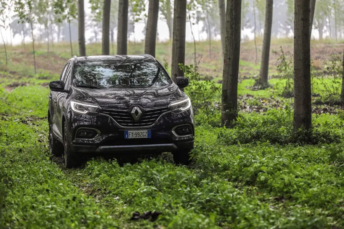 Renault Kadjar Black Edition, anche con il nuovo Diesel 1.7 dCi 150 CV 4x4 (14)