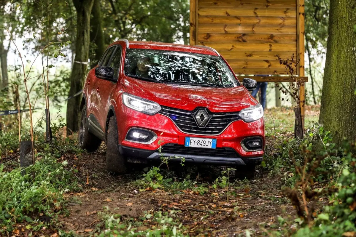 Renault Kadjar Black Edition, anche con il nuovo Diesel 1.7 dCi 150 CV 4x4 (17)