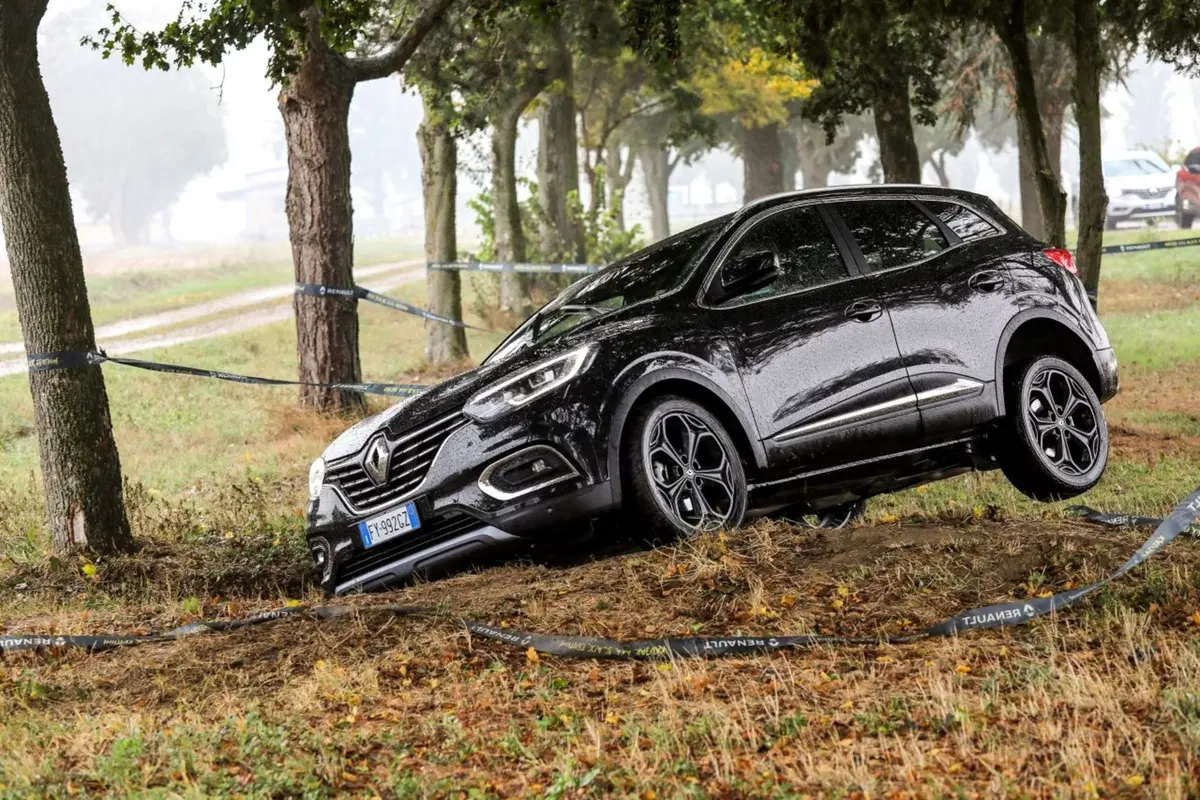 Renault Kadjar Black Edition, anche con il nuovo Diesel 1.7 dCi 150 CV 4x4 (19)