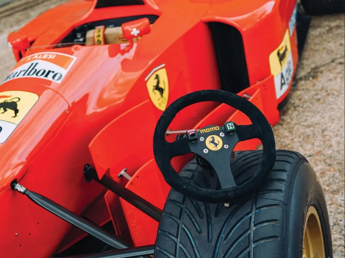 Ferrari 412 T1: l'auto con cui sono andati a podio Jean Alesi e Berger in F1 è all'asta (7)