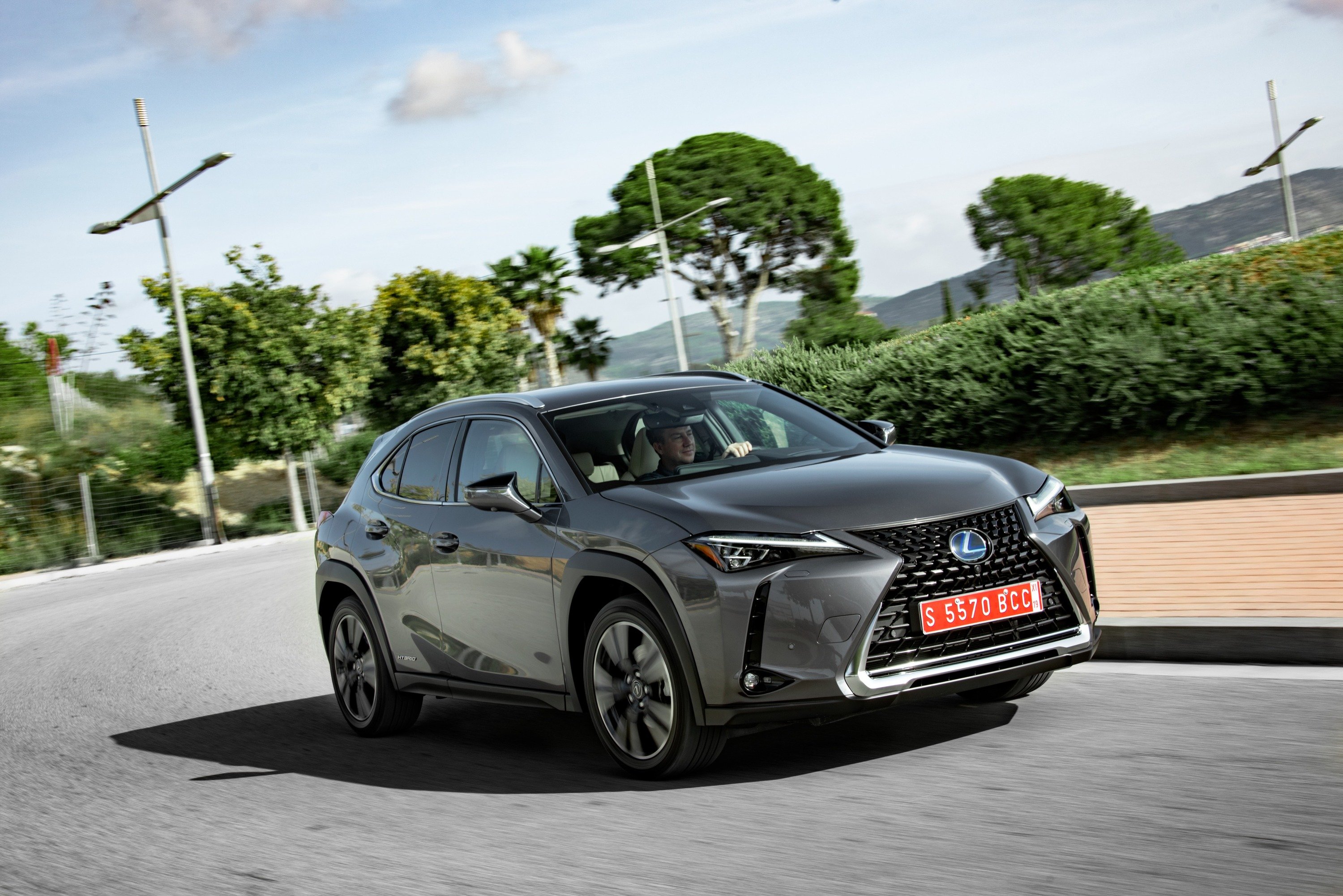 Lexus UX Hybrid: gamma rinnovata con pi&ugrave; tecnologia