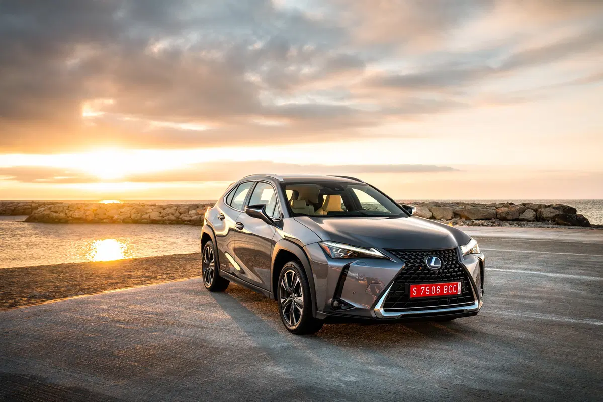 Lexus UX Hybrid: gamma rinnovata con più tecnologia (6)