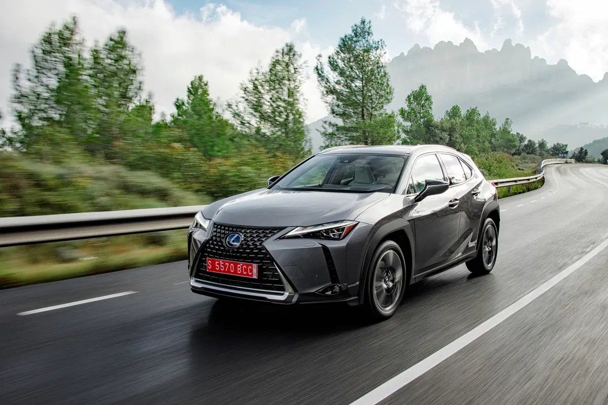 Lexus UX Hybrid: gamma rinnovata con più tecnologia (7)