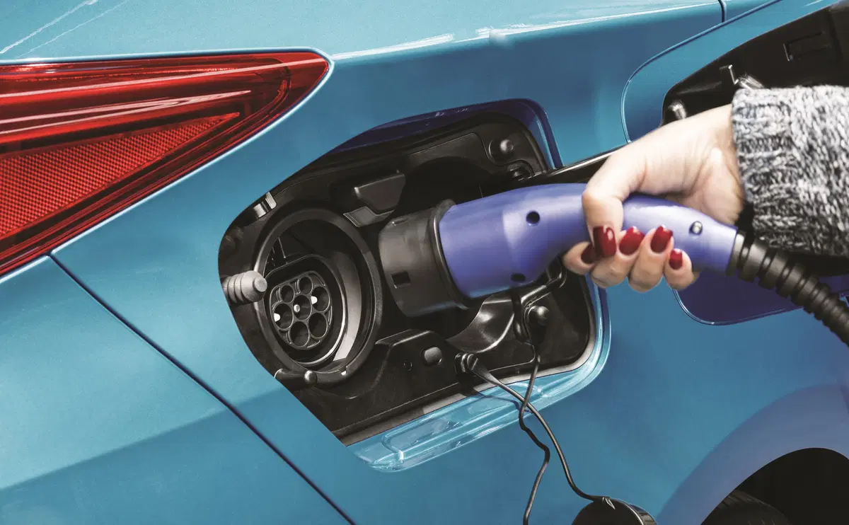 Toyota Prius Plug-in (2017-23) (17)