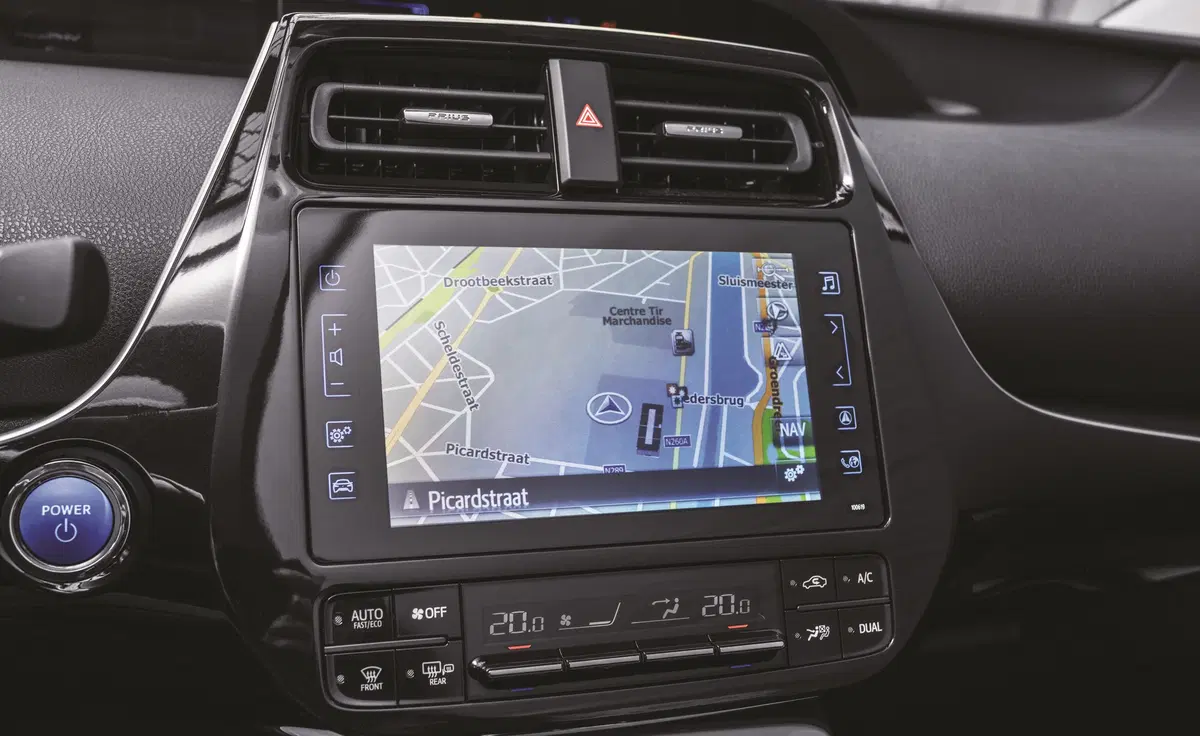 Toyota Prius Plug-in (2017-23) (19)