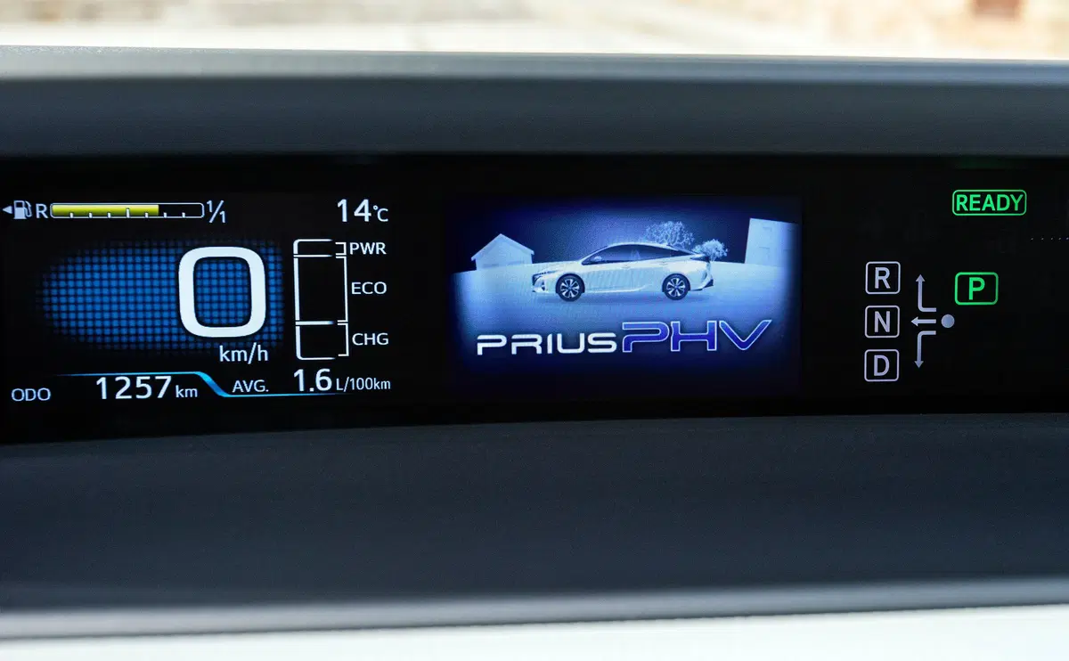 Toyota Prius Plug-in (2017-23) (21)