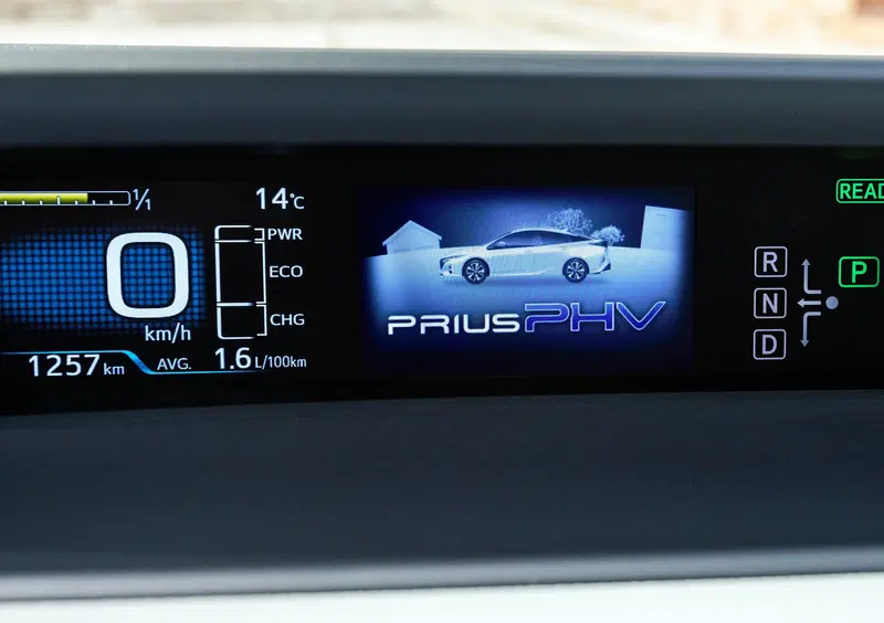 Toyota Prius Plug-in (2017-23) (21)