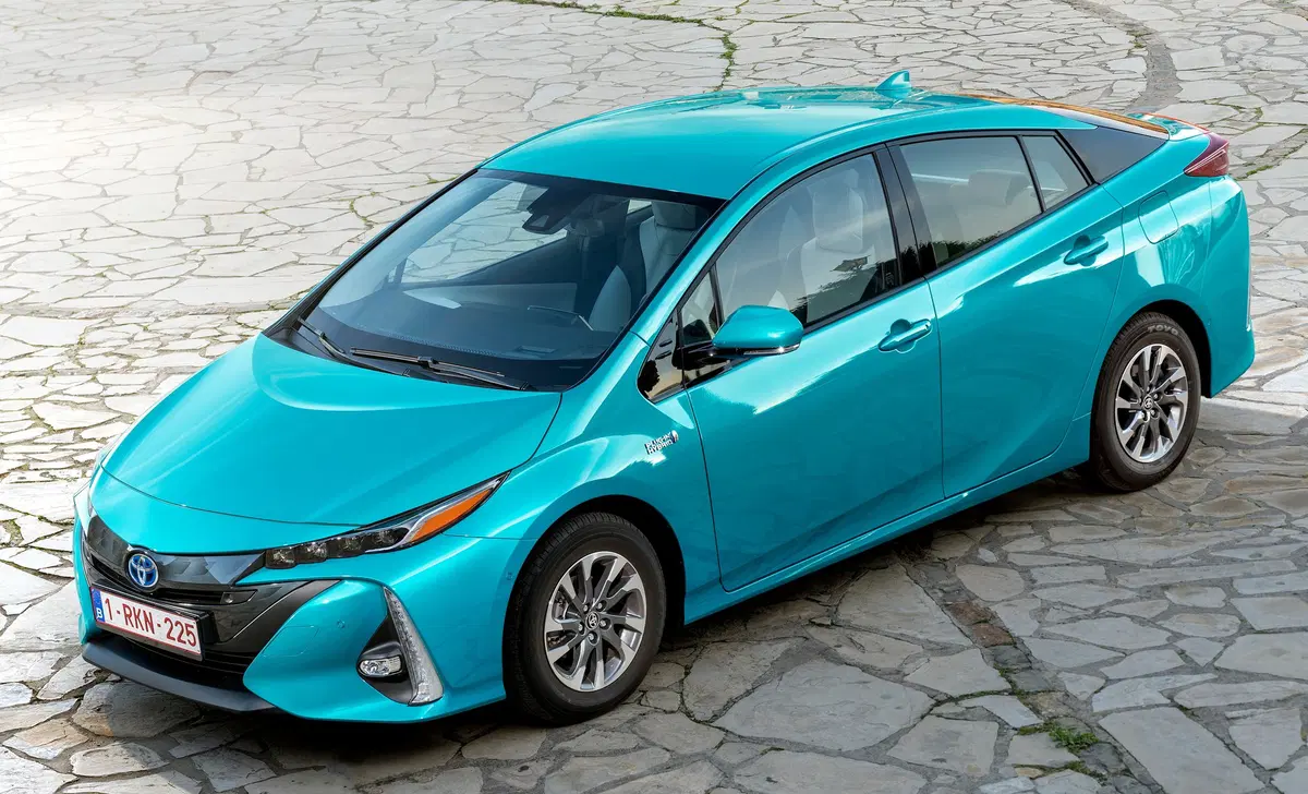 Toyota Prius Plug-in (2017-23) (3)
