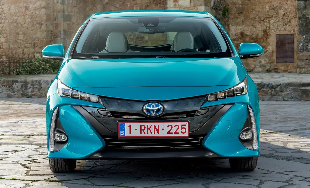 Toyota Prius Plug-in (2017-23) (5)