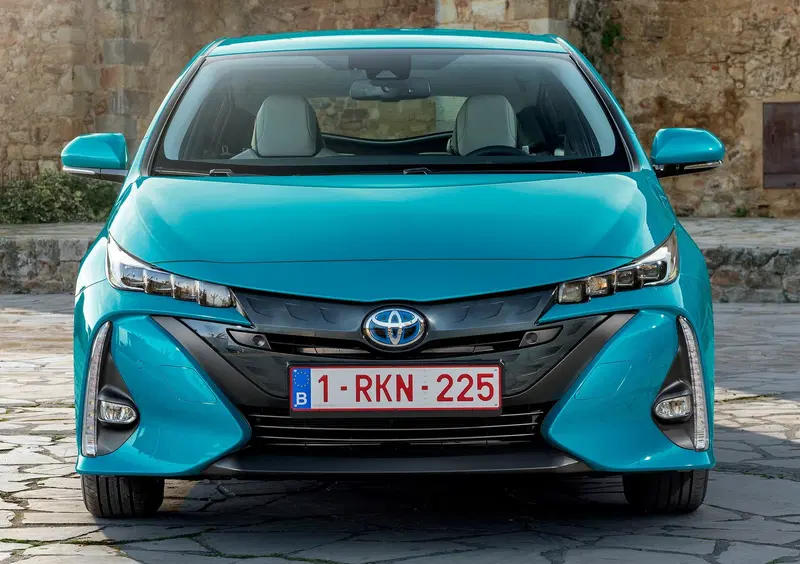 Toyota Prius Plug-in (2017-23) (5)