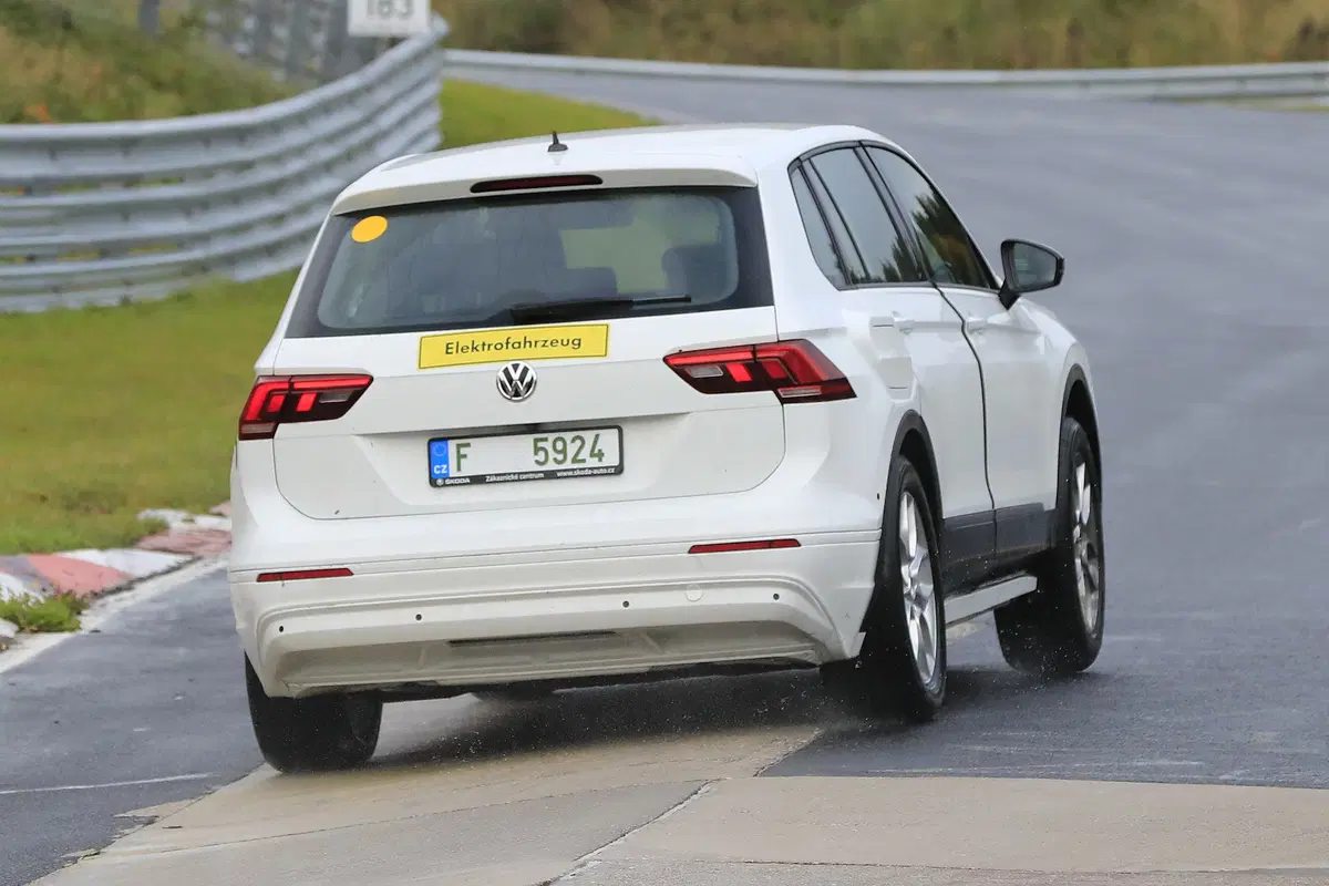 SUV elettrico Skoda, le foto spia (3)