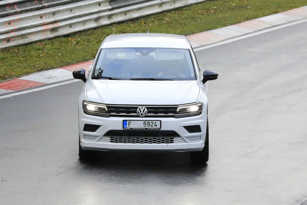SUV elettrico Skoda, le foto spia (4)
