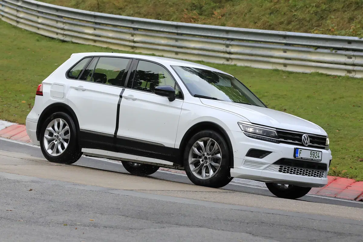 SUV elettrico Skoda, le foto spia (9)