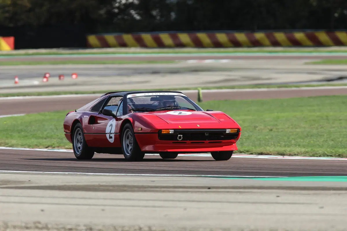Ferrari Classiche Academy: a scuola guida d’auto d’epoca (4)