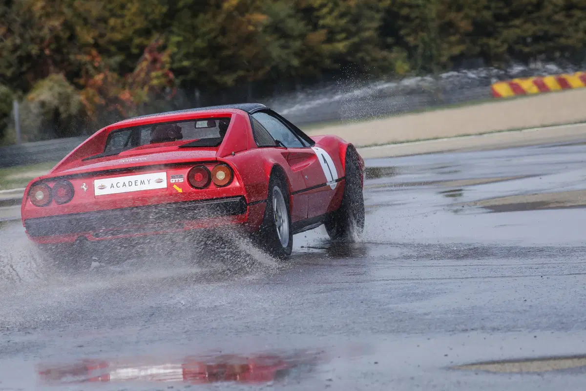 Ferrari Classiche Academy: a scuola guida d’auto d’epoca (9)