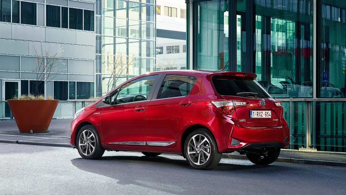 Toyota Yaris 1.0 72 CV 3 porte Cool (4)