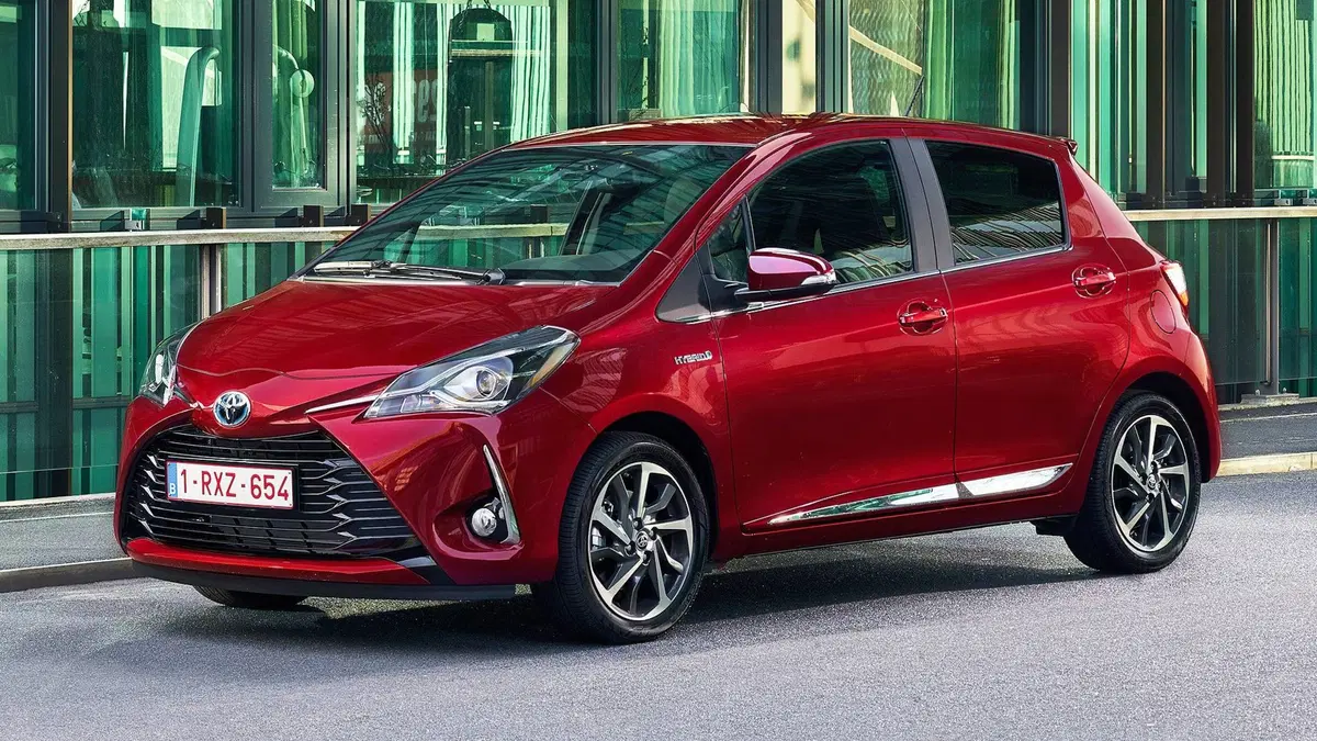 Toyota Yaris 1.0 72 CV 3 porte Cool (10)