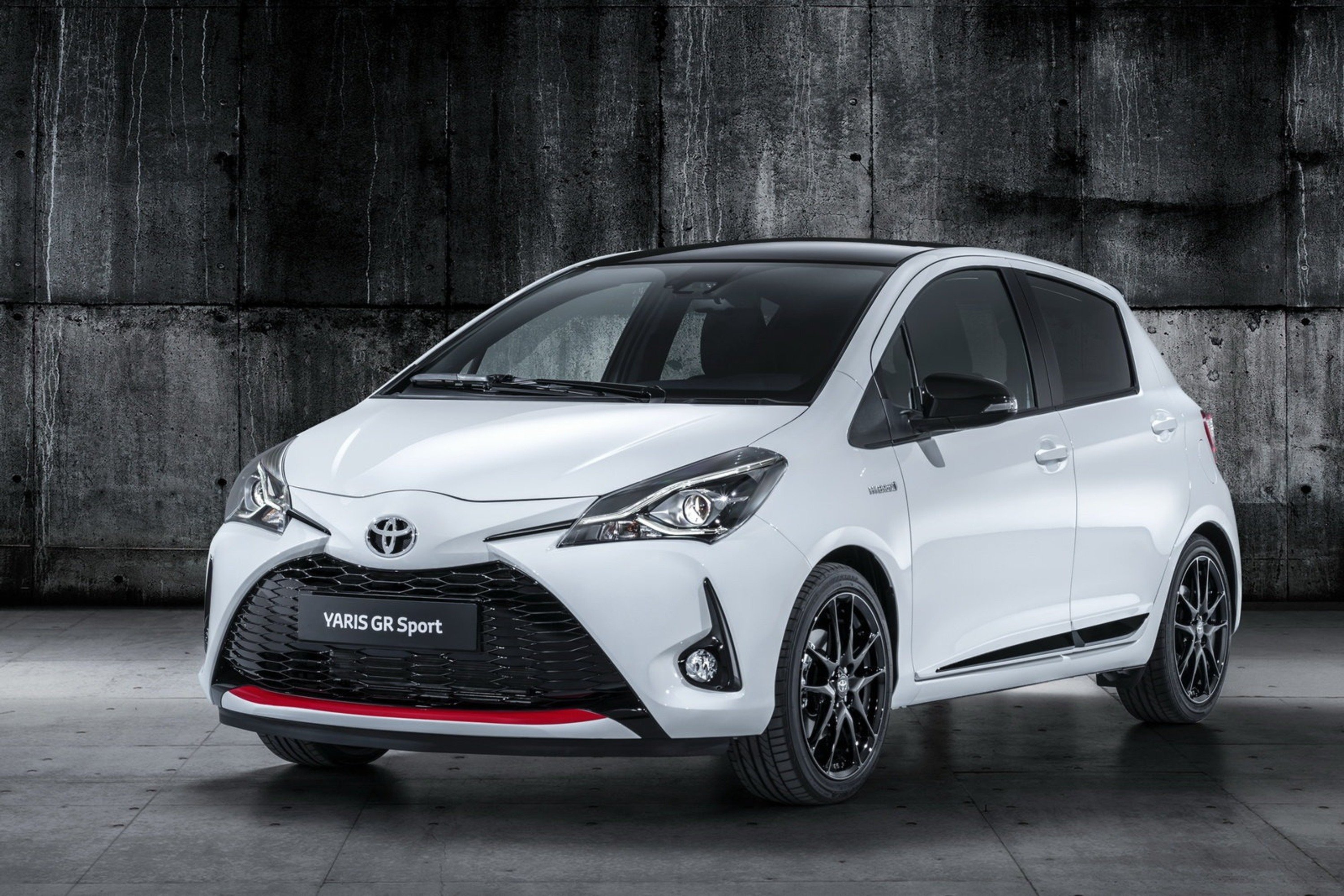 Toyota Yaris 1.5 Hybrid 5 porte GR-S: prezzo e scheda tecnica