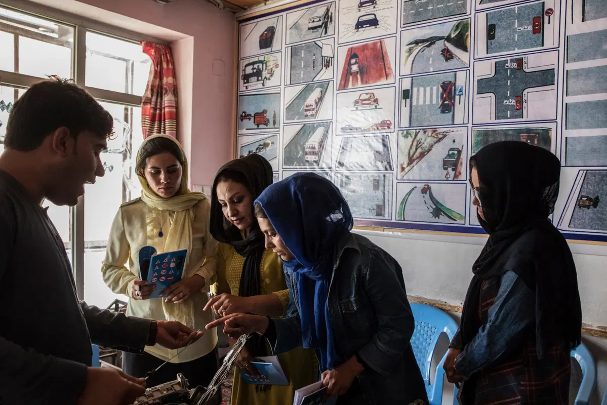 Uno Shuttle Rosa per le donne di Kabul (3)