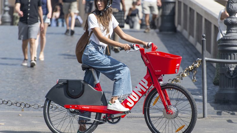 Uber lancia a Roma il bike sharing Jump
